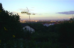 GANZ GANZ STILL, vor Frankfurt